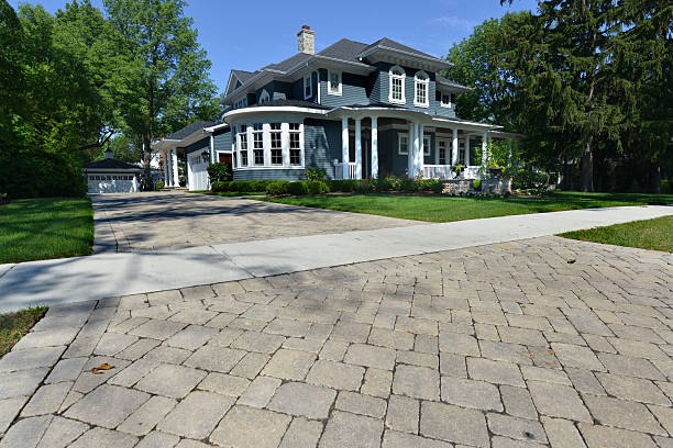  Llington, MI Driveway Pavers Pros